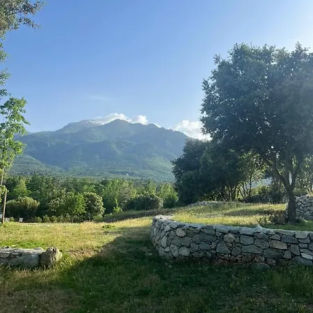 La De Mercone Crenu Lodge