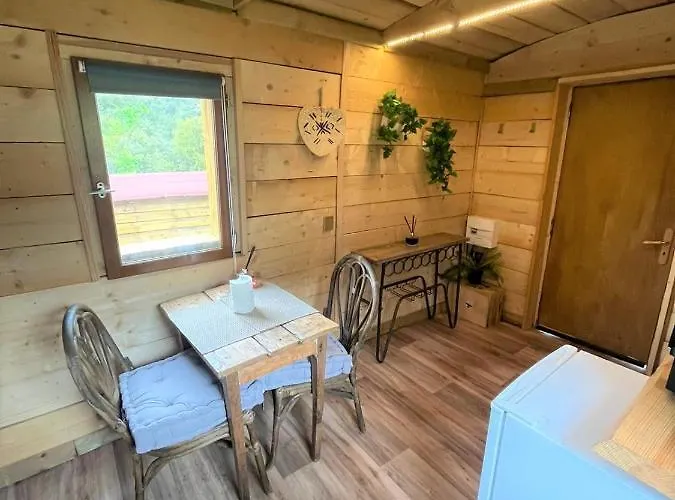 Lodge La De Mercone Crenu *